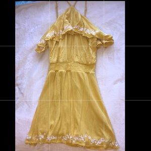 SALE❗️Embroidered Dress with floral detailing